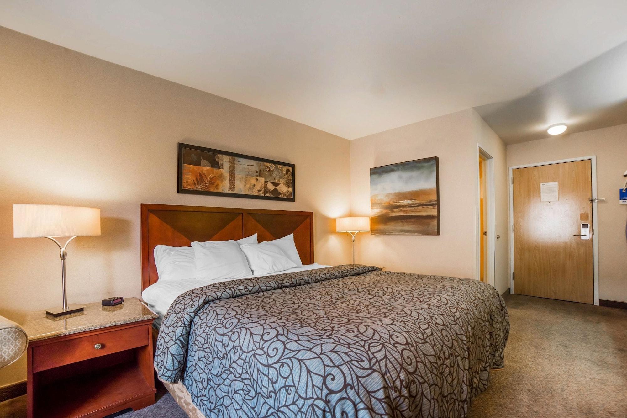Rodeway & Hotel